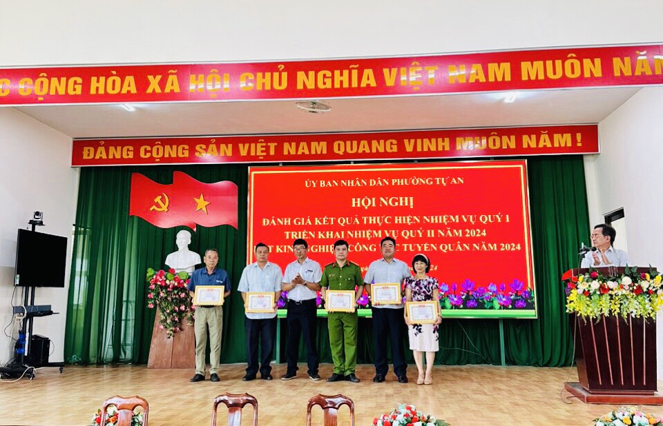 UBND phường Tự An tổ chức hội nghị đánh giá tình hình thực hiện nhiệm vụ phát triển kinh tế - xã hội , đảm bảo quốc phòng an ninh quý I năm 2024
