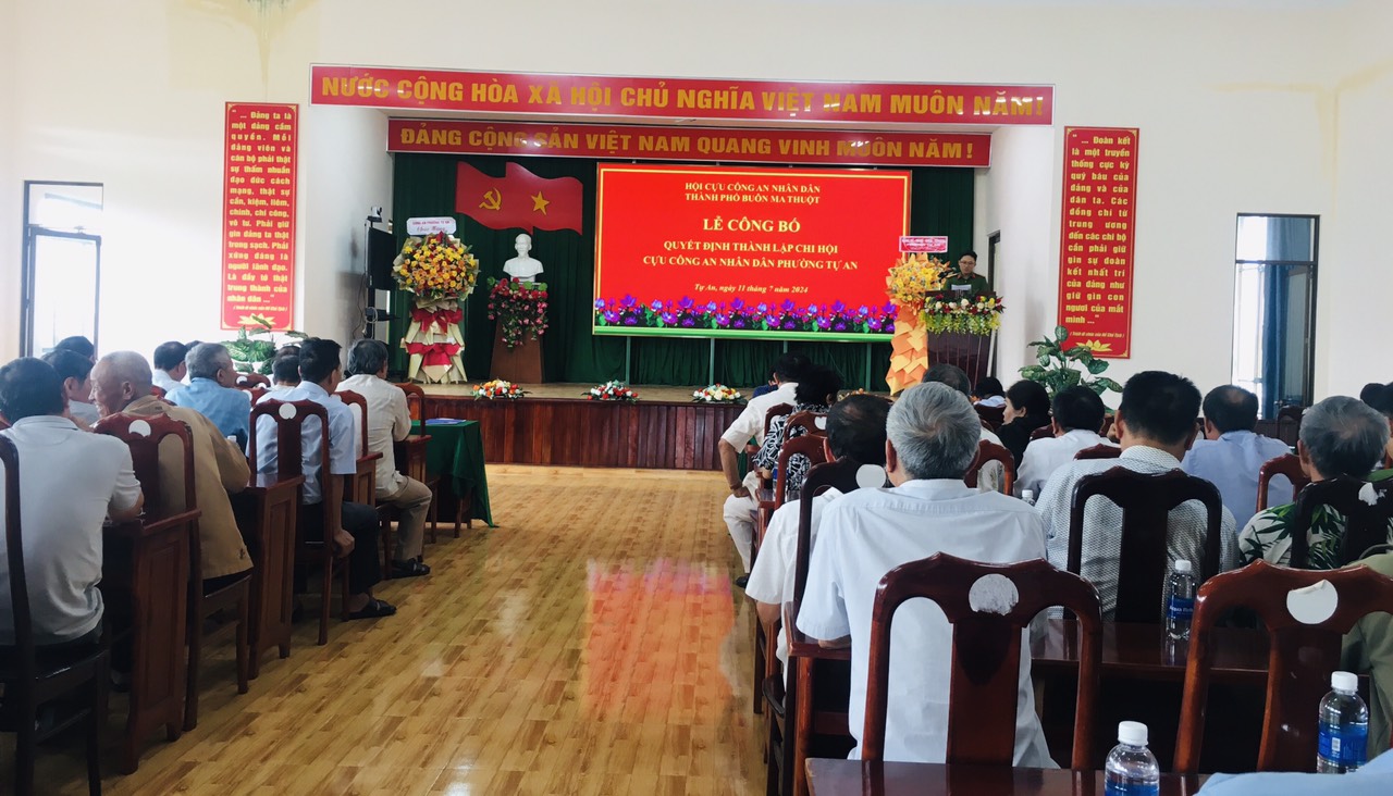 Lễ Công bố Quyết định thành lập Chi hội Cựu Công an nhân dân phường Tự An, thành phố Buôn Ma Thuột