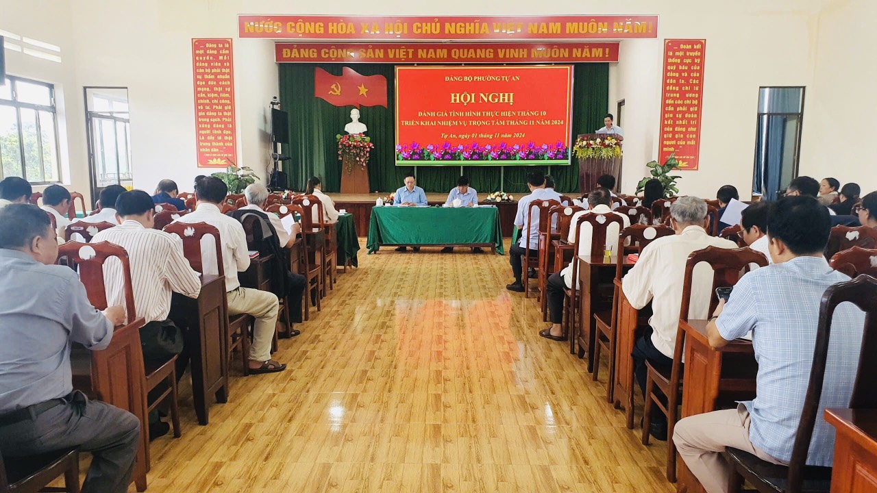 Đảng bộ tổ chức hội nghị đánh giá tình hình thực hiện nhiệm vụ tháng 10
